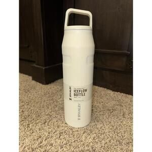 Stanley The Aerolight Iceflow Tumbler Bottle 36 OZ  1.1 L Cap & Carry Lid White